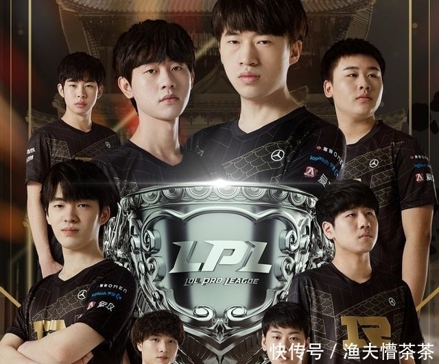 裁判在做出 裁判在做出